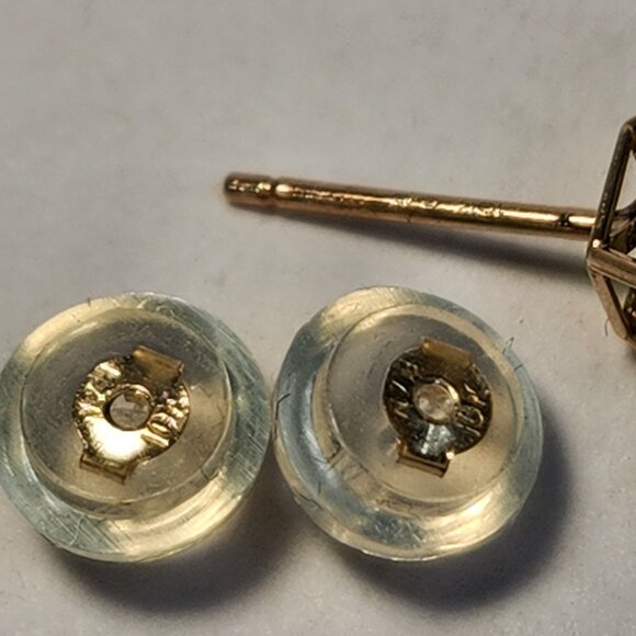 NIB VTG 10K Solid Gold Natural Olive Peridot Princess 0.75cts Stud Earrings - Picture 6 of 13